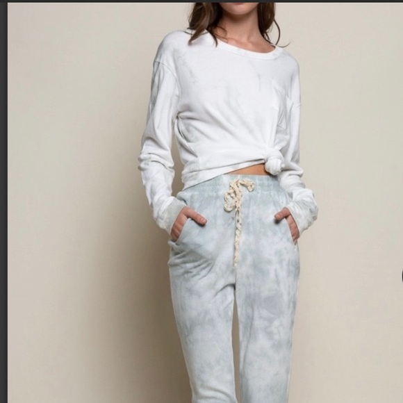 POL Tie Dye sweatshirt in Fog - Picture 2 of 2